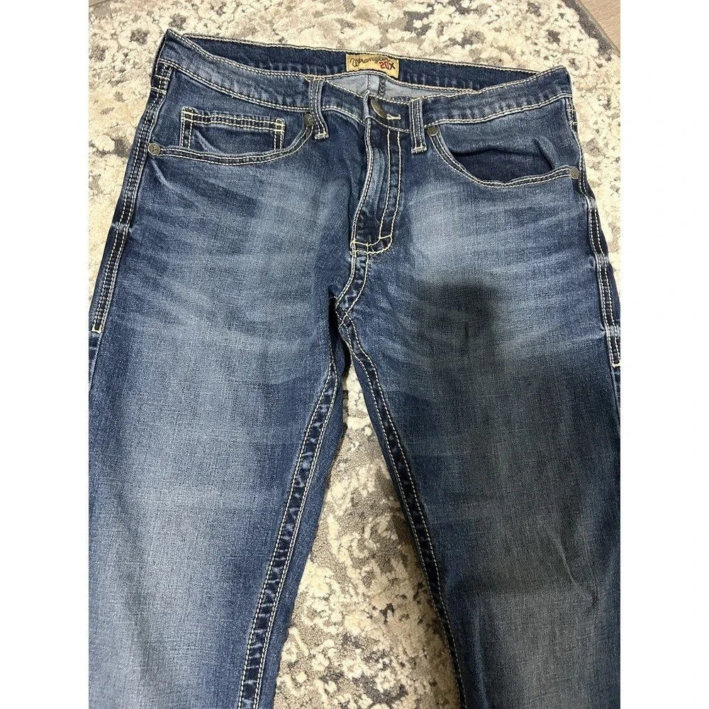 Men's Wrangler 20x Style 42 Size 33X30